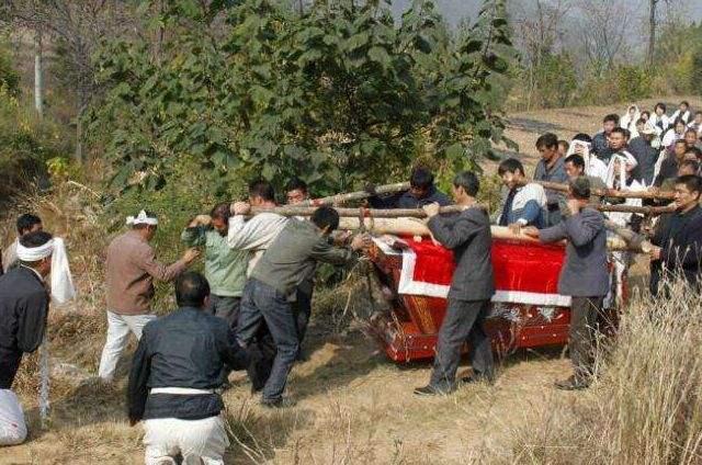 人死后幾天下葬，人死后一般有多久下葬（死后上天、入地、下海等）