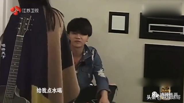 华晨宇和邓紫棋，邓紫棋对华晨宇的爱恨（华晨宇“扔下孩子不结婚”是有原因的）