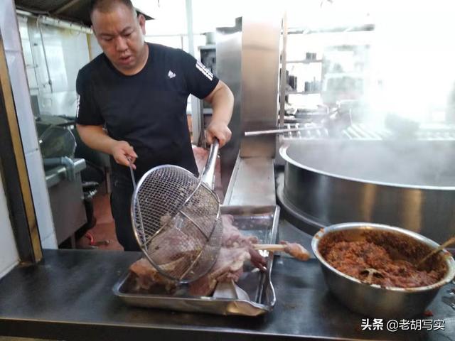 王应奇祖传羊肉汤的历史，洛阳4种从小吃到大的老味道