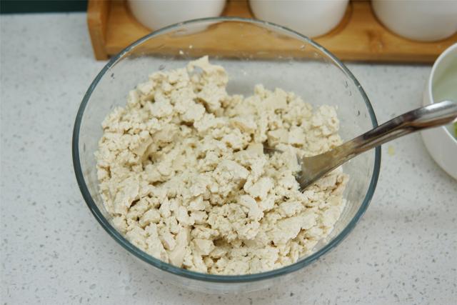 白菜包子馅怎么做好吃，夏天怎么做白菜馅包子（白菜包子这样调馅太香了）