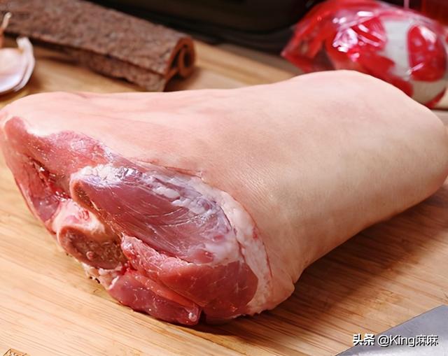 猪肘子前肘好还是后肘好，肘子买前肘还是后肘