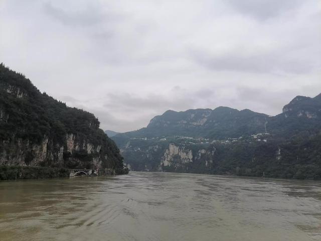 三峡大坝旅游景点，湖北宜昌三峡大坝旅游景点有哪些（领略世界第一坝的水涨船高）