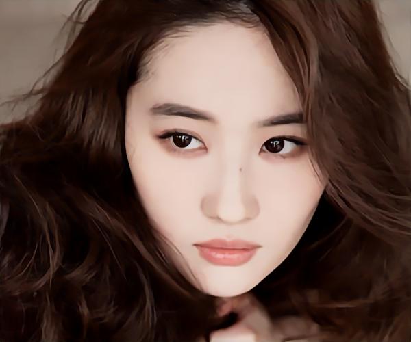 刘亦菲到底是什么神仙颜值，刘亦菲除了神仙姐姐