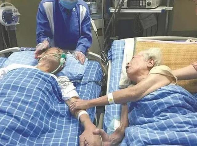 老人死前的征兆和异常，老人去世前的4大征兆超级准（老人去世前，有哪些异常）