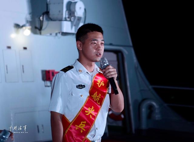 亲历首批亚丁湾护航，亚丁湾护航尖兵