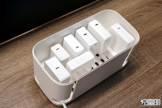 桌面抽屉式收纳盒竖着，桌面整齐不再凌乱