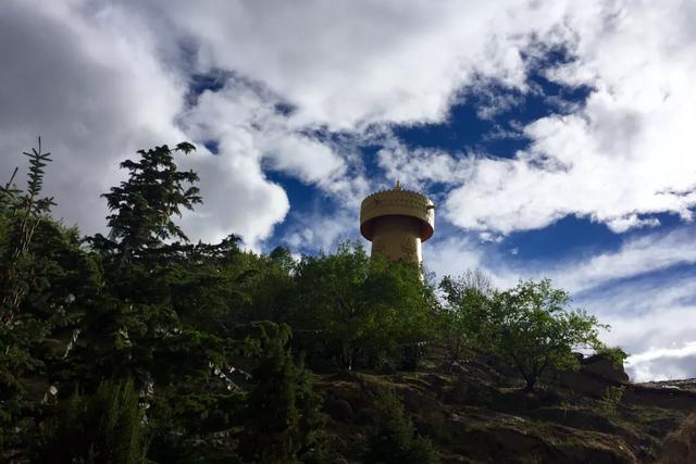 云南省迪庆香格里拉在地图位置，云南省<迪庆藏族自治州篇>