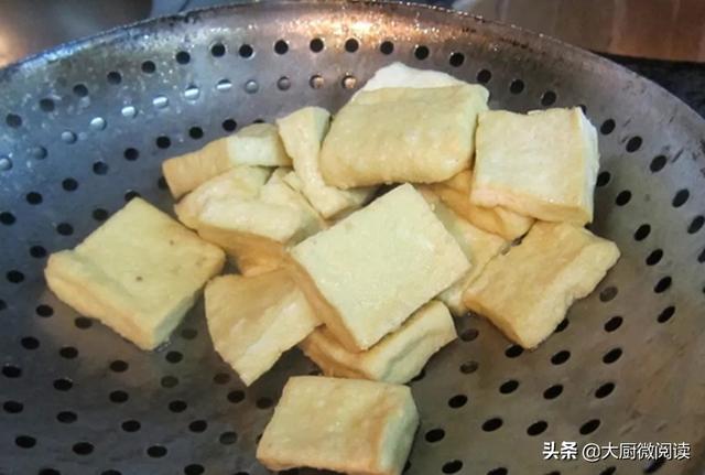 东北砂锅炖豆腐，天冷不懂吃砂锅可惜了