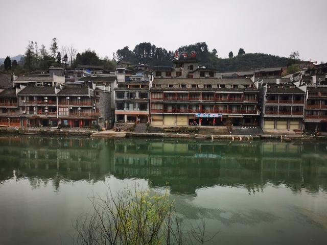 凤凰古城特色民宿，走进凤凰古城入住江景民宿