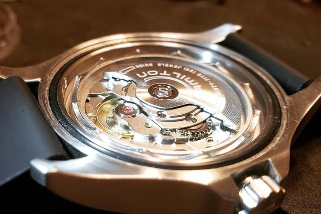 怎么样辨别手表蓝宝石的真假，蓝宝石常见仿品及其鉴别特征