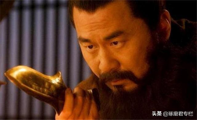 对于扮猪吃老虎的人如何应对，这2种人喜欢扮猪吃老虎