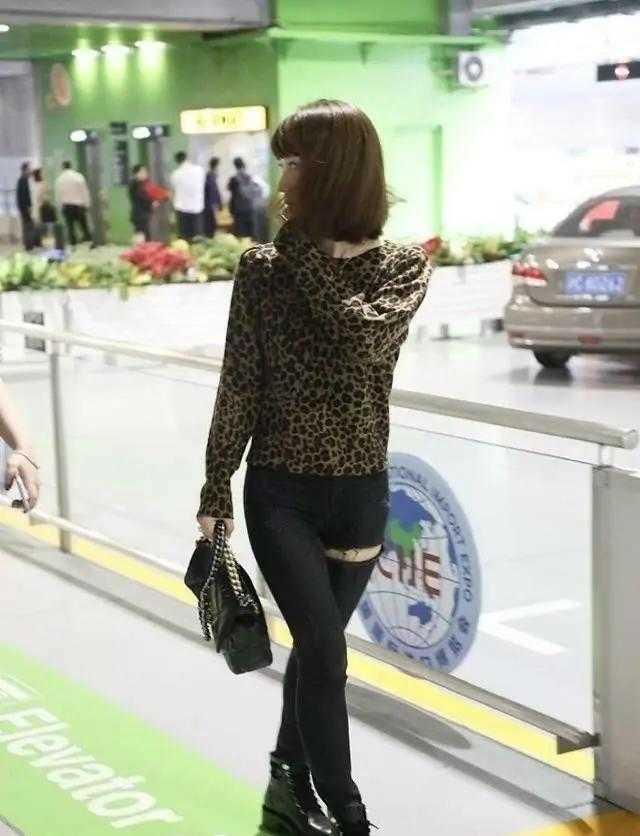 阔太李念穿衣搭配，看不出李念和车晓都是80后