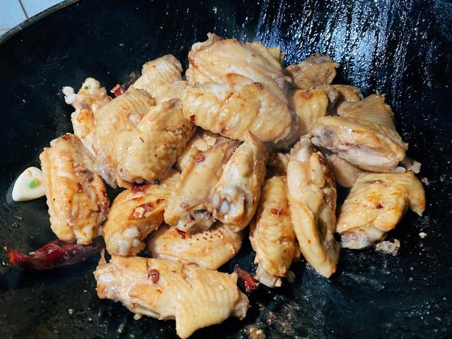 秘制酱烧鸡翅的做法，年夜大餐菜单准备中