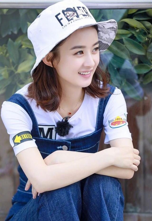 赵丽颖把吊带裙穿出新花样，赵丽颖性感造型来袭