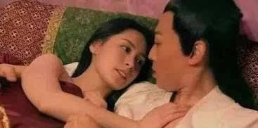 古代为什么让丫鬟守在床边伺候，通房丫鬟能参与古代夫妻房事