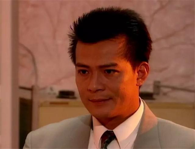 黄日华主演的电视剧，黄日华评分最高的8部电视剧（周润发成就了黄日华）