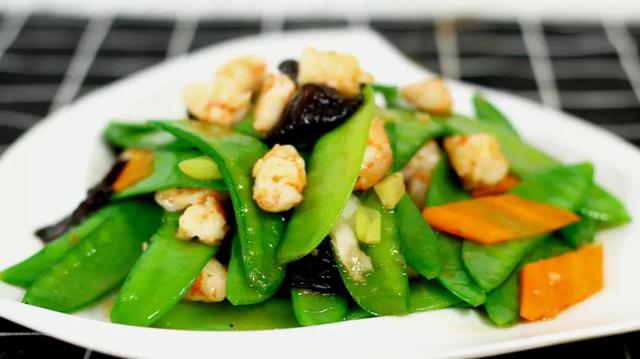 虾仁配什么炒好看又好吃，虾仁这样吃鲜美不油腻