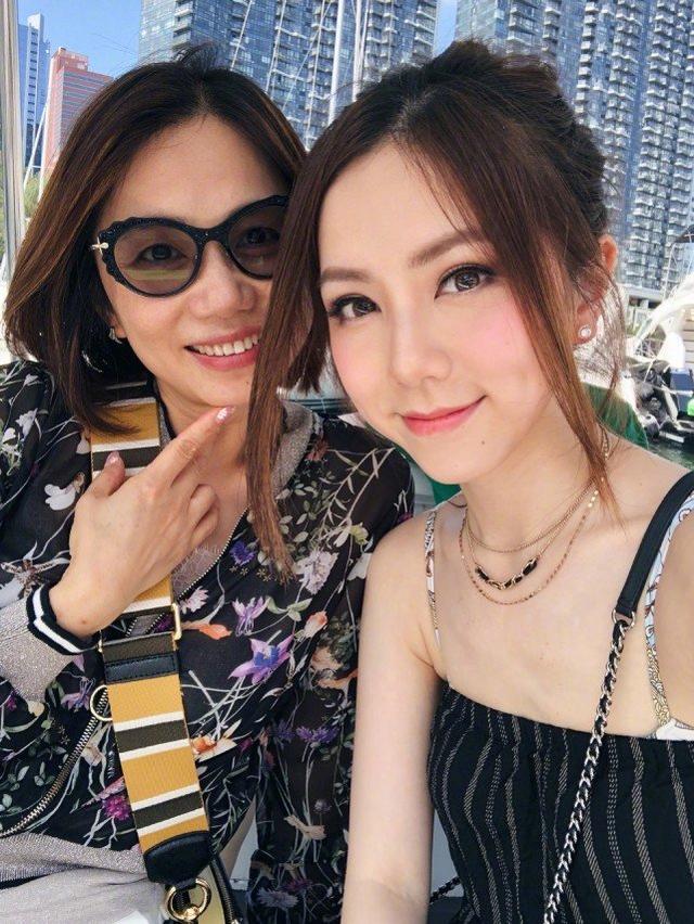 鄧紫棋媽媽過生日，鄧紫棋p圖曬照為媽媽慶生，看起來就像姐妹倆 娛樂八卦吃瓜 第5张