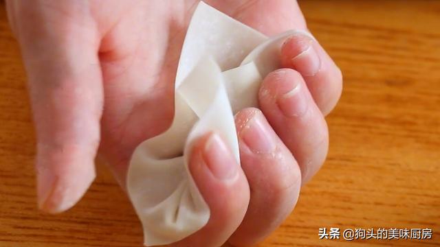 关于馄饨做法及配料最简单教程，鲜肉馄饨这样做调料