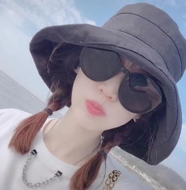 马蓉生活照大全，马蓉晒两年前度假美照