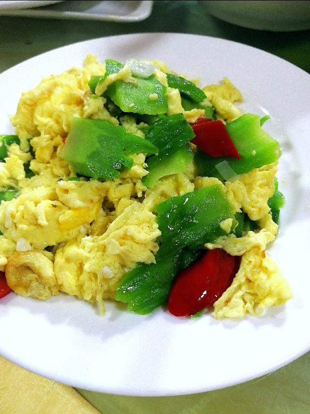 带有一些地方性的特色菜，二十二道特色菜