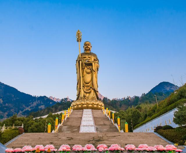 九华山大佛在哪个景区，位于1306米山巅上的寺庙