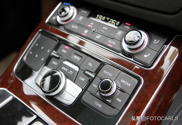 奥迪a8lw12，全新奥迪a8lw12评测（网友：看着比奔驰S气场足）