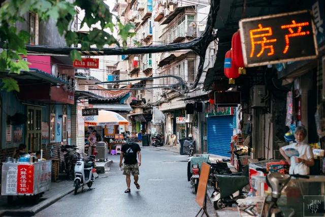 武汉长江桥人多吗，64岁武汉长江大桥成“网红”打卡地