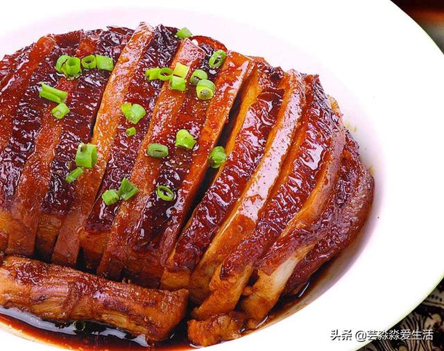 吃广西荔浦芋头扣肉，广西的十大经典名菜之桂林荔浦芋扣肉