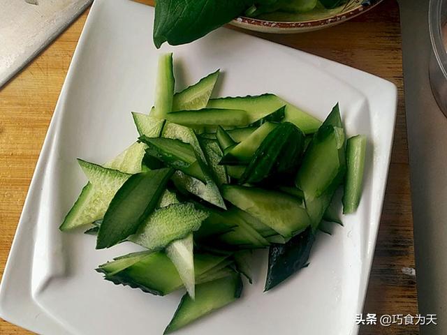 家常鸡蛋炒黄瓜做法大全，黄瓜清脆不出水