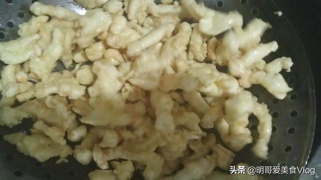 海鲜菇汤做法简单，低脂又营养❗️巨好喝的裙带菜鸡蛋海鲜菇汤❗️