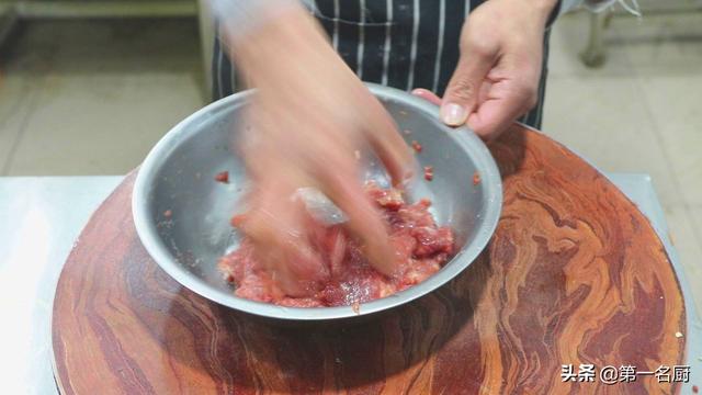 青椒炒牛肉怎么做，教你怎么做青椒炒牛肉