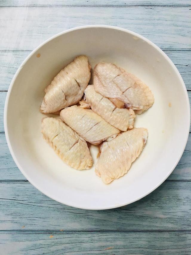 炸鸡翅的家常做法，家常炸鸡翅正宗做法（想吃炸鸡翅别再点外卖了）
