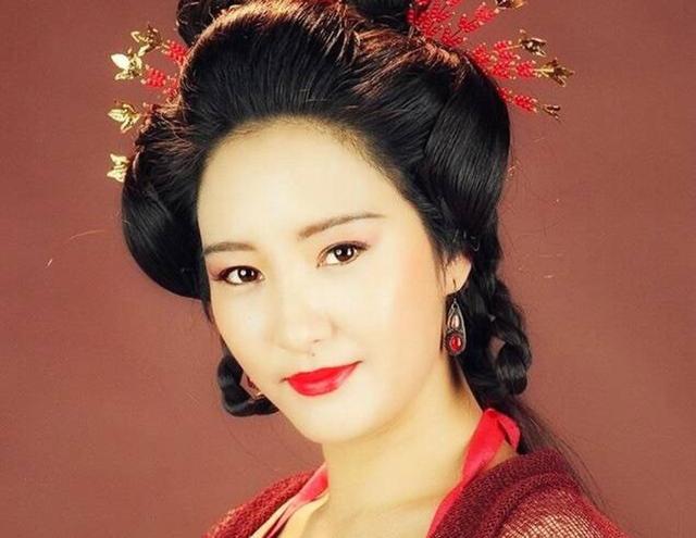 李莫愁有什么绯闻，“李莫愁”雪梨的火辣情史