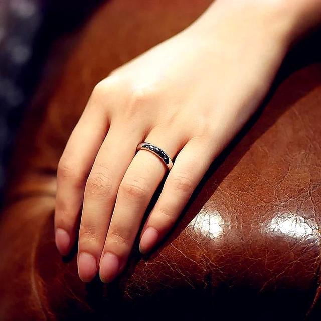 钯金和铂金哪个贵，钯金与铂金黄金谁贵（钯金和铂金到底什么关系）