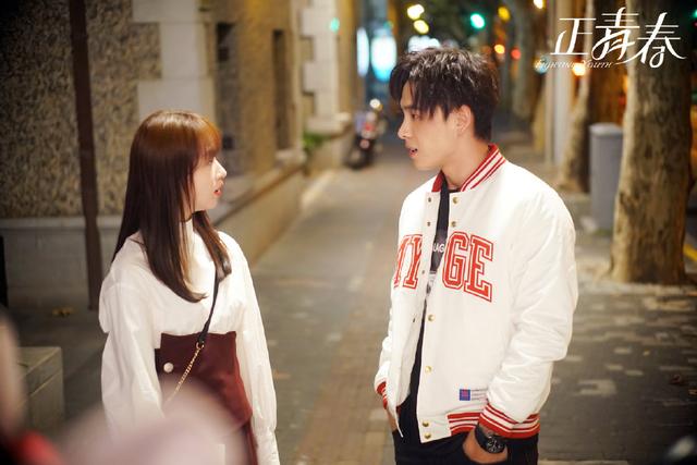 电视剧正青春中章小鱼和温哲，何以见得温哲很爱章小鱼