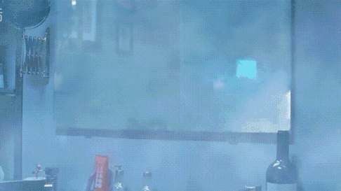 张国荣和梁家辉谁贵气，论古早男星反串美女