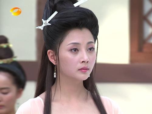 殷桃的嘴怎么了，殷桃最近到底怎么了