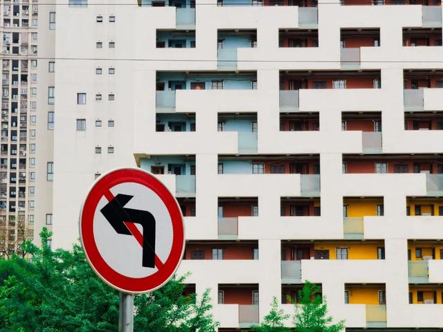 手机摄像头与镜头有什么区别，手机的摄像头越来越多