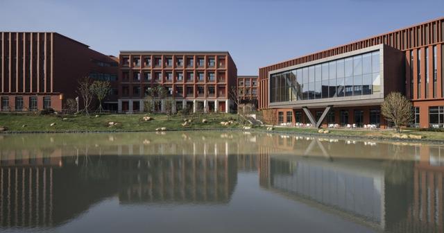 南京方山外国语分校，南京外国语学校方山校区