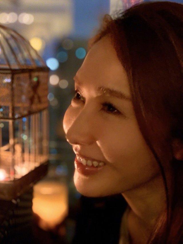 黎姿曬近照太瀟灑！和好友深夜聚會看夜景喝紅酒，貴婦生活真愜意 娛樂八卦吃瓜 第2张