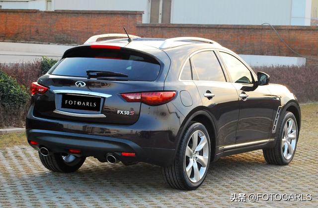 英菲尼迪fx 50试驾，英菲尼迪FX50V8最帅的轿跑SUV