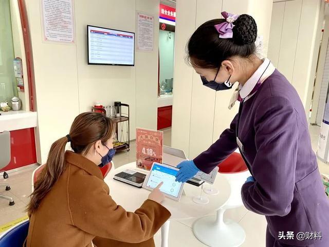 办理存折需要什么东西，用银行卡好还是存折好