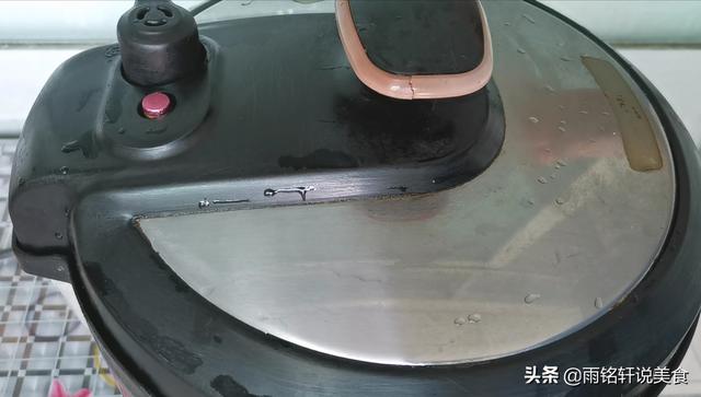制作红豆糯米糕的方法，原来红豆糯米糕做法这么简单