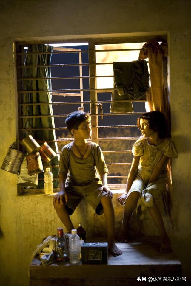 贾马尔贫穷的一生，贫民窟的百万富翁贾马尔贫穷悲惨的一生