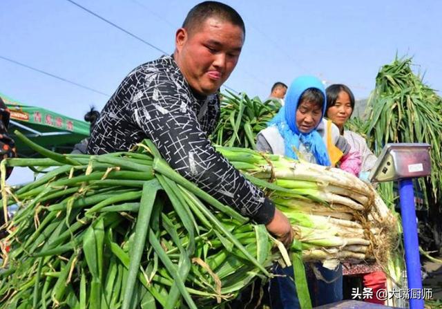 保存大葱的好办法，买回来的大葱别扔在地上