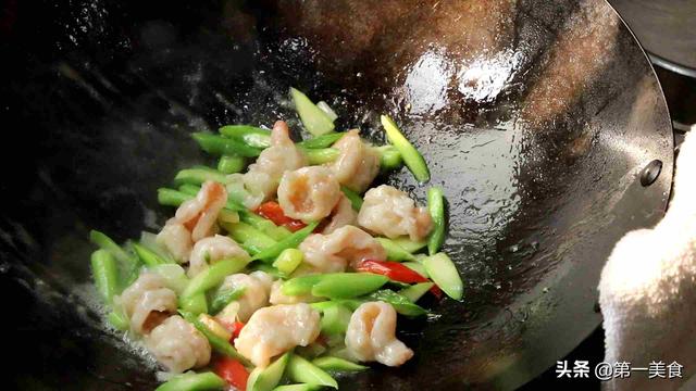 芦笋的做法大全，厨师长教你芦笋这样搭配炒（芦笋的做法大全家常炒菜）