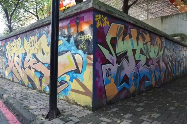 武汉大学的樱花，武汉大学赏樱花去哪里（报！武汉大学早樱开了）