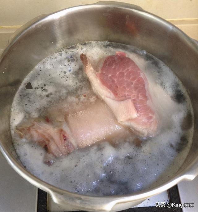 猪肘子前肘好还是后肘好，肘子买前肘还是后肘