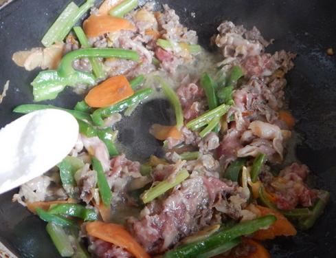 羊肉卷的做法大全，家常羊肉卷火锅简单做法（羊肉卷的做法，已经为您备齐）